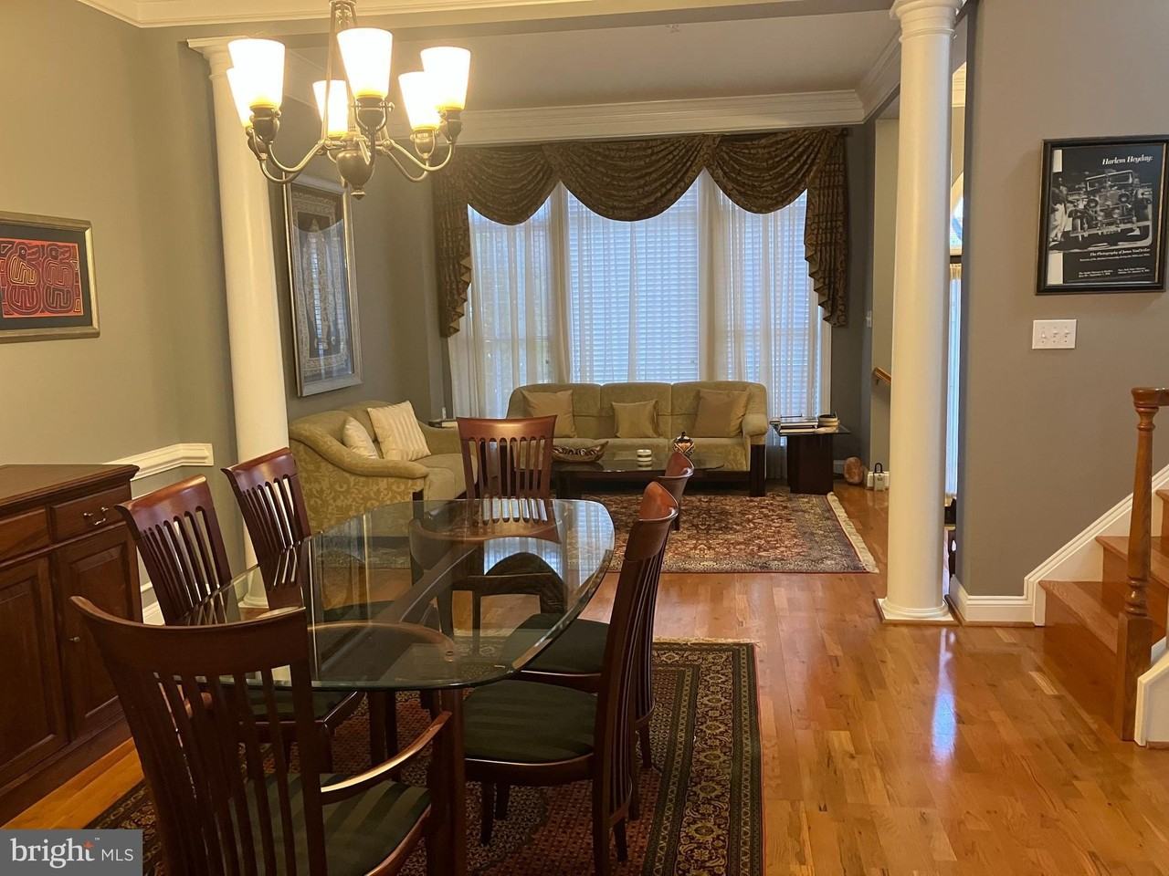 913 Pleasant Dr - Photo 4 of 47