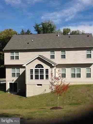 6303 Soueid St - Photo 2 of 21