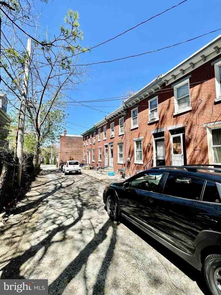 5 Penn Ct - Photo 3 of 23