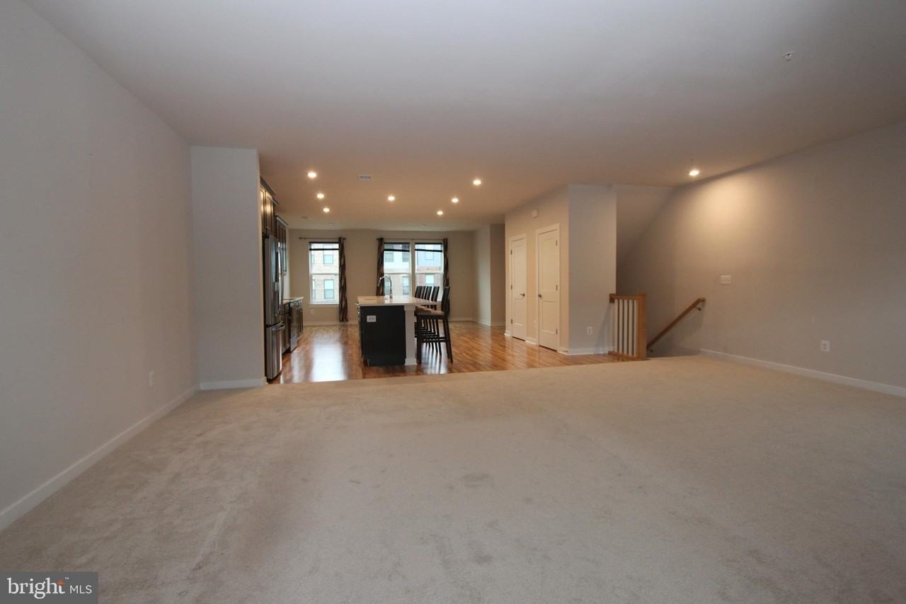 43808 Middleway Ter - Photo 7 of 50