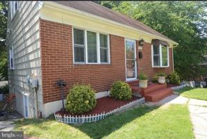 featured image of 13826 Greenwood Dr