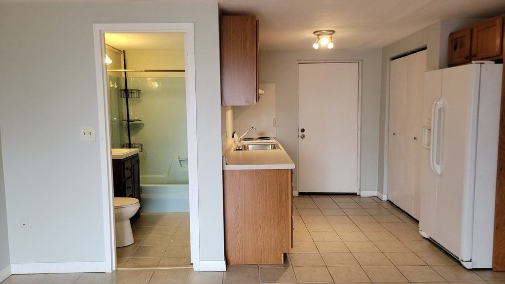 145 Pleasant St - Photo 5 of 11