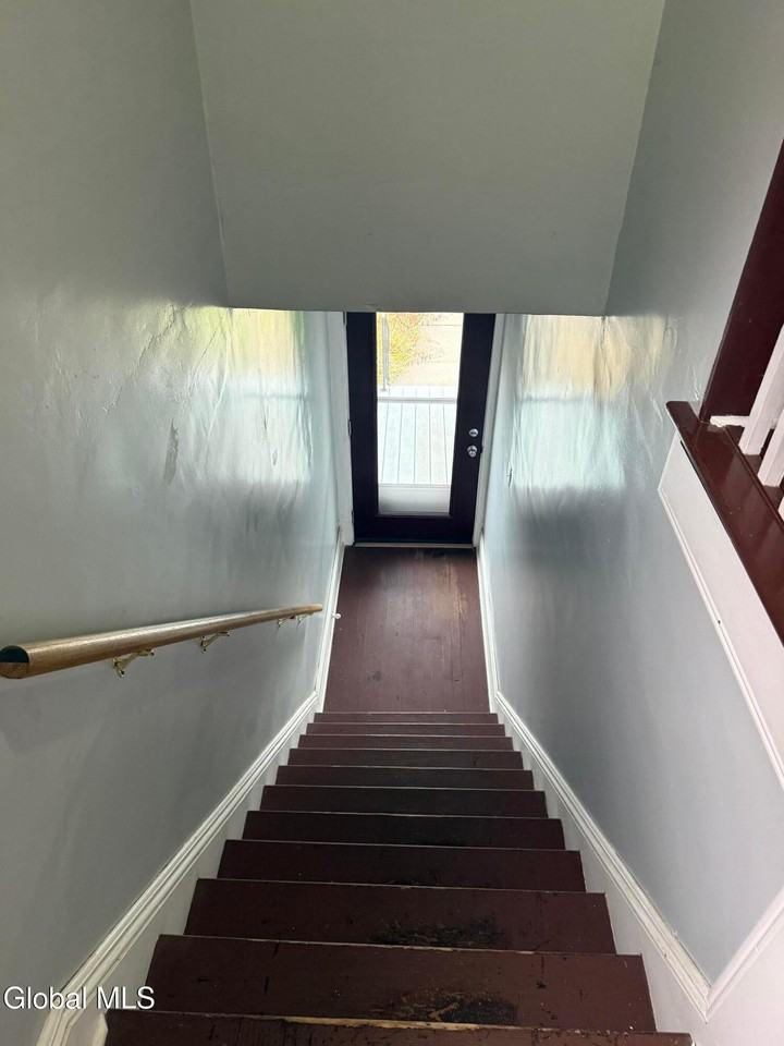 822 Hampton Ave - Photo 3 of 27