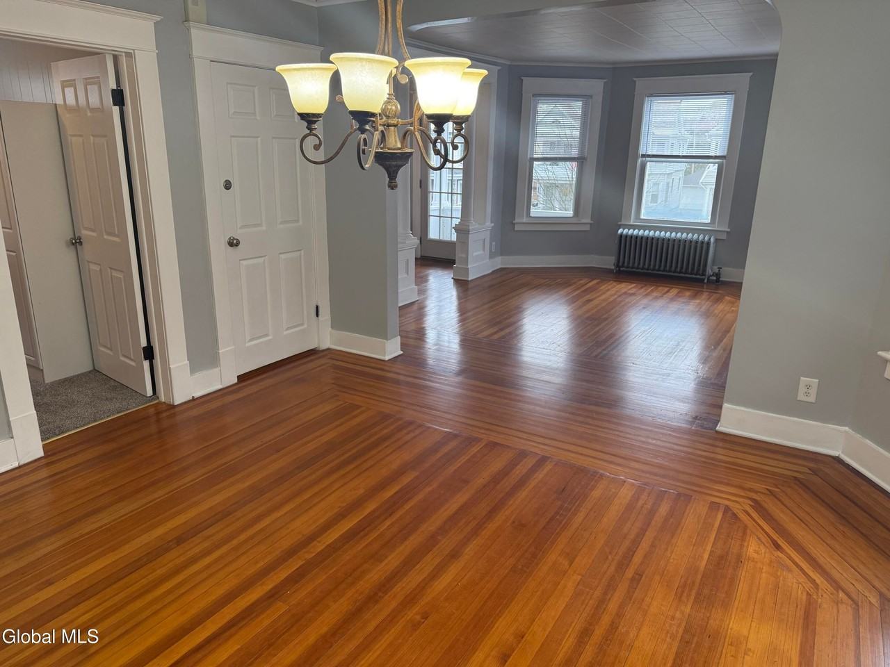 822 Hampton Ave - Photo 6 of 27