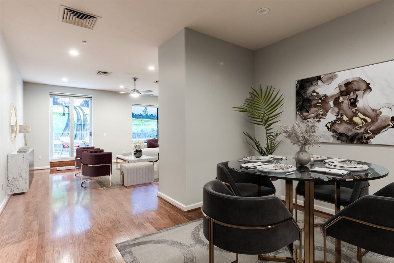 914 Main St - Photo 3 of 32