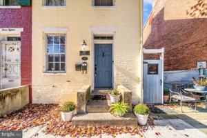 featured image of 313 S Market St