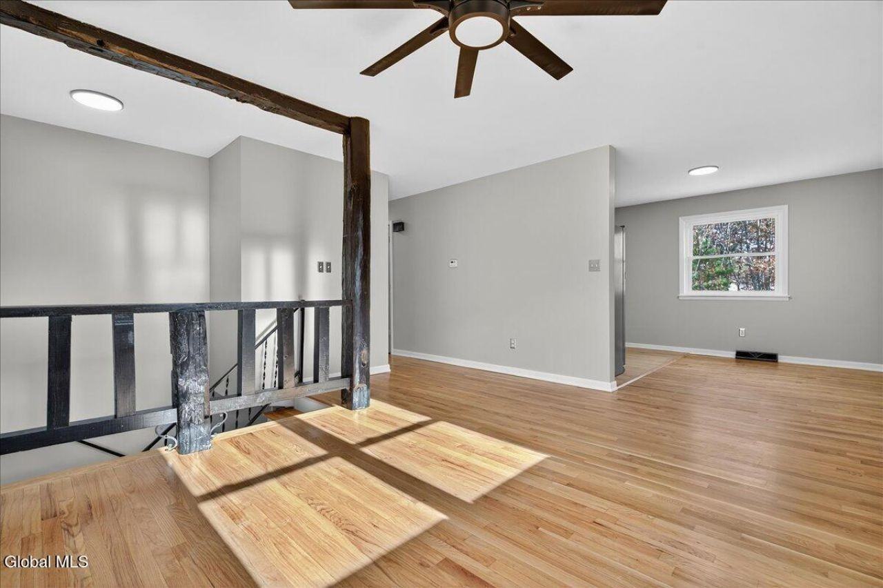 12 Kristen Dr - Photo 3 of 20