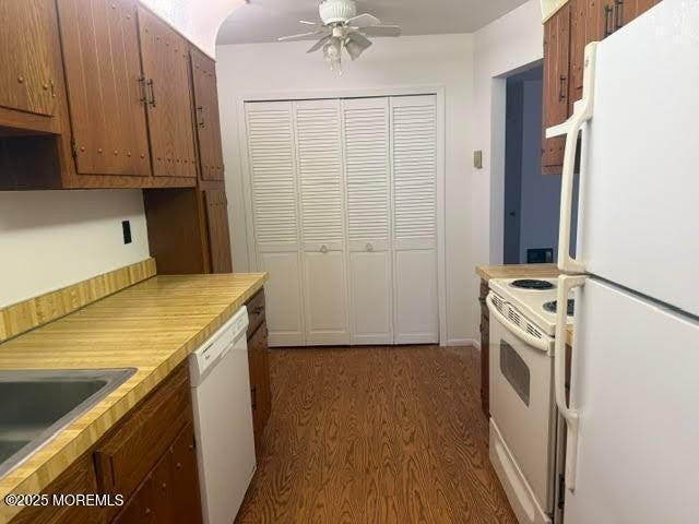 166 Cross Slope Ct - Photo 2 of 6