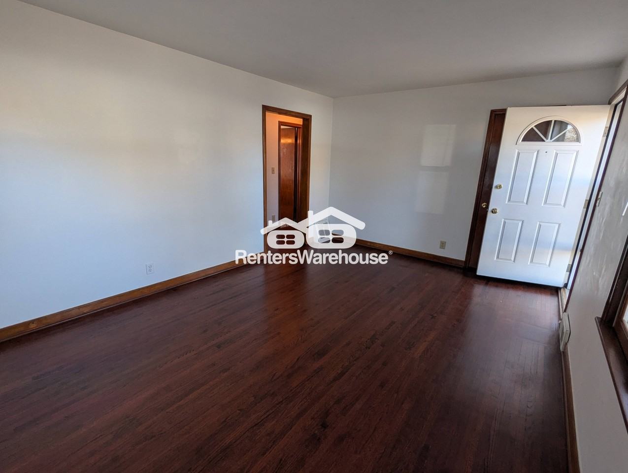 5820 43rd Ave S - Photo 2 of 37
