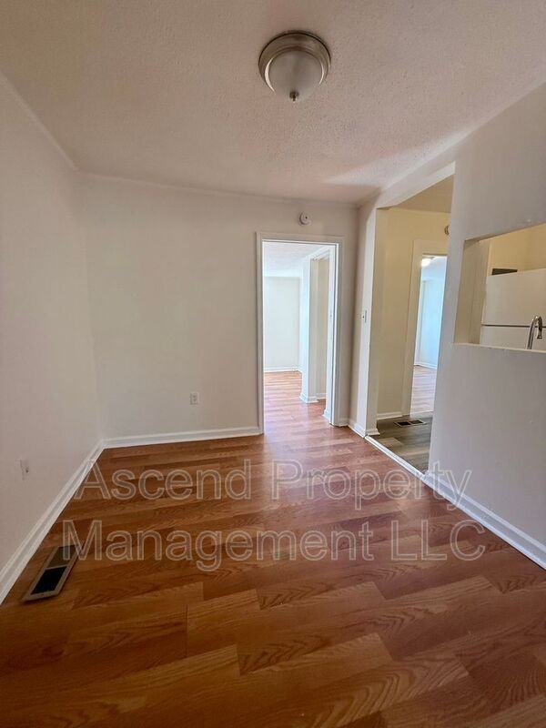 3208 Dodds Ave #B - Photo 6 of 12