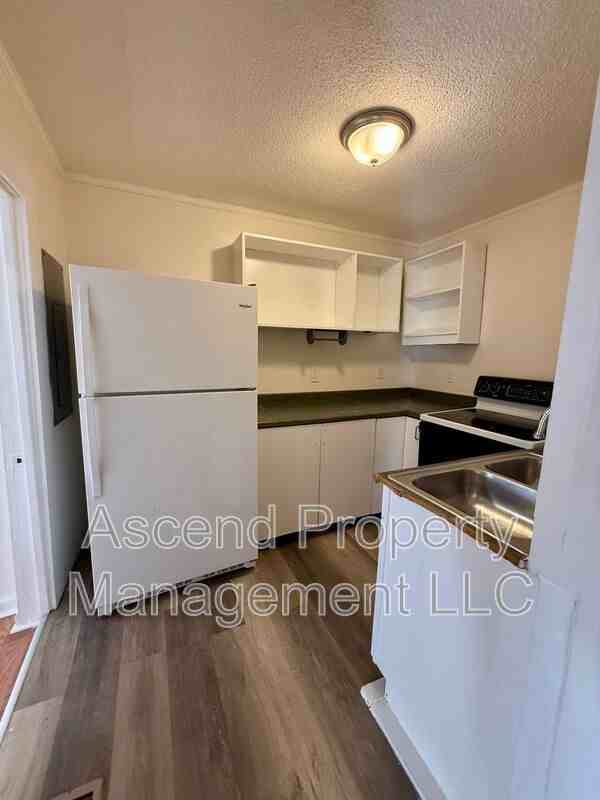 3208 Dodds Ave #B - Photo 7 of 12