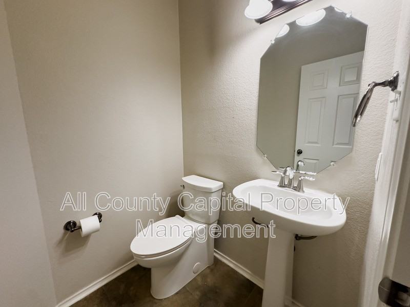 320 Peanut Dr - Photo 6 of 30