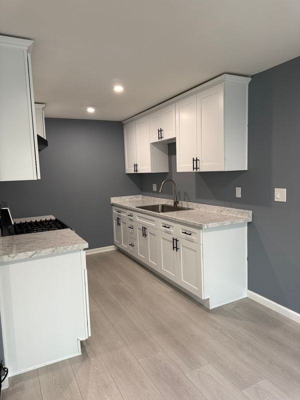 6722 Whitsett Ave - Photo 3 of 24