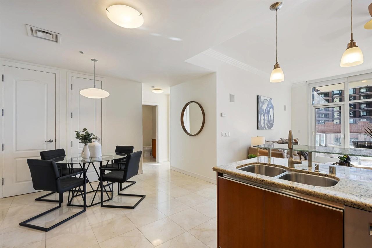 550 Front St - Photo 2 of 12