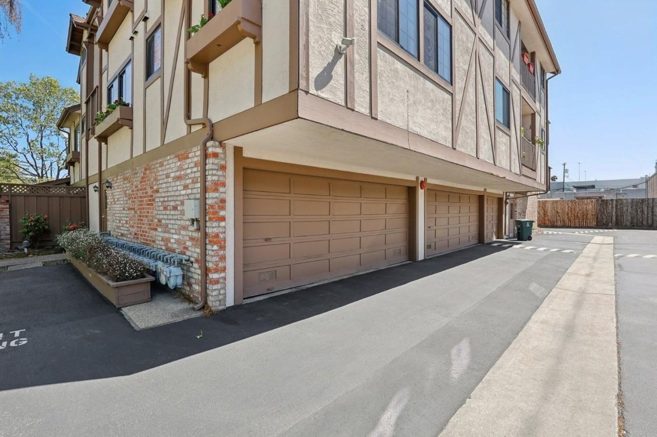 2000 Palm Ave - Photo 3 of 13