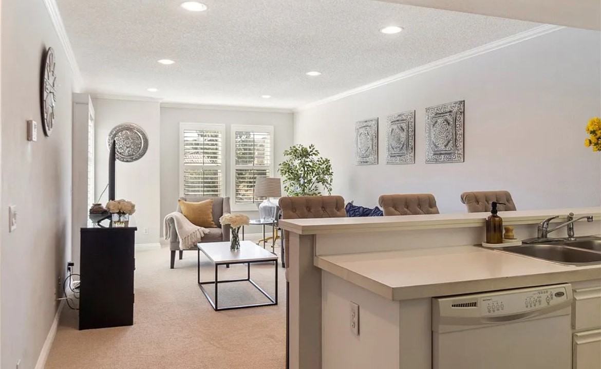 3416 Hathaway Ave - Photo 3 of 12