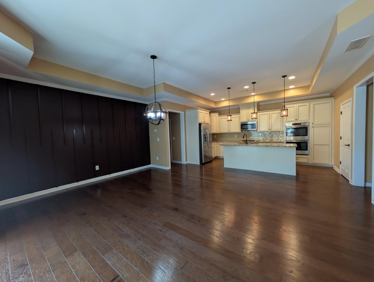 261 Fenwick Cir - Photo 3 of 18