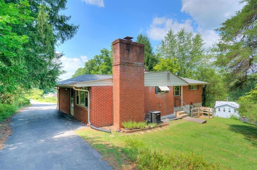 100 9th Avenue - Photo 2 of 3