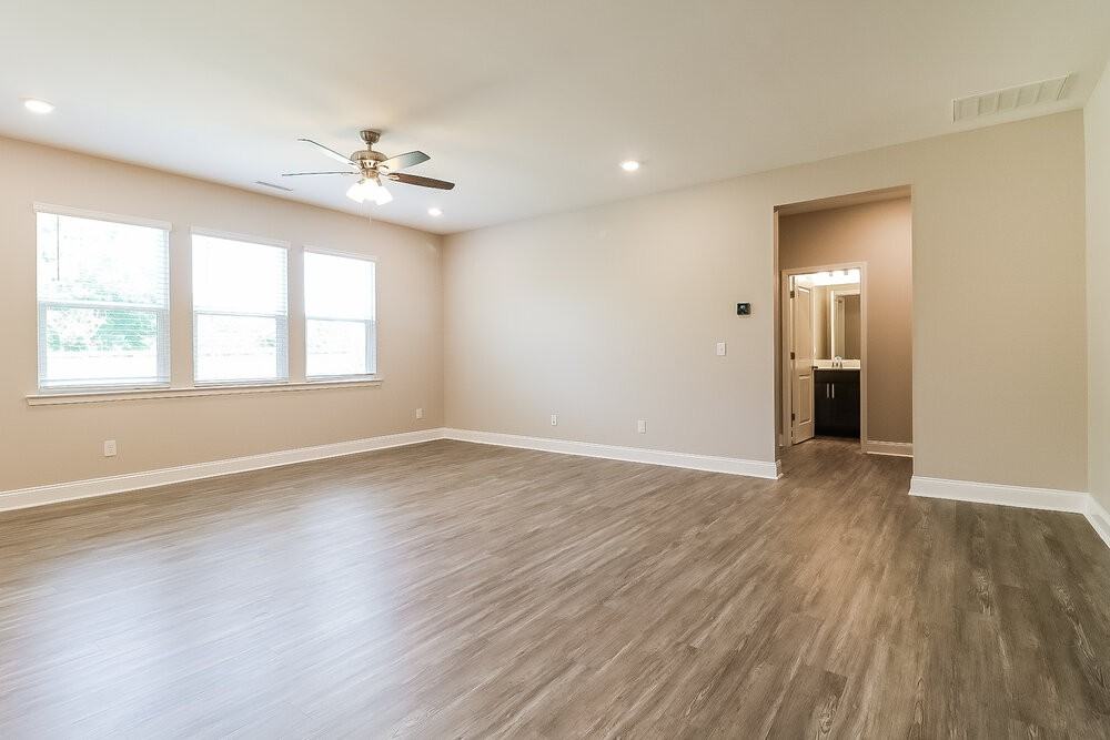 231 Pilsen Dr - Photo 4 of 17