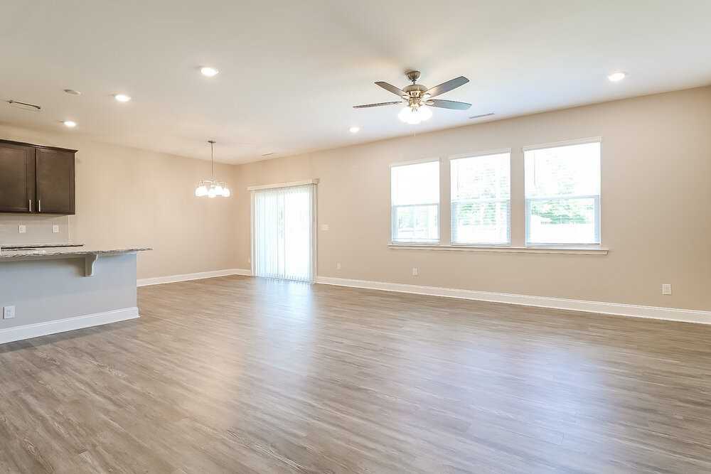 231 Pilsen Dr - Photo 5 of 17