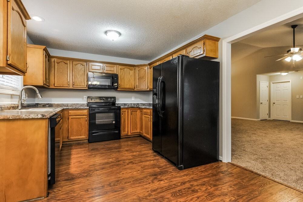 1501 Poplar Ridge Rd - Photo 6 of 15