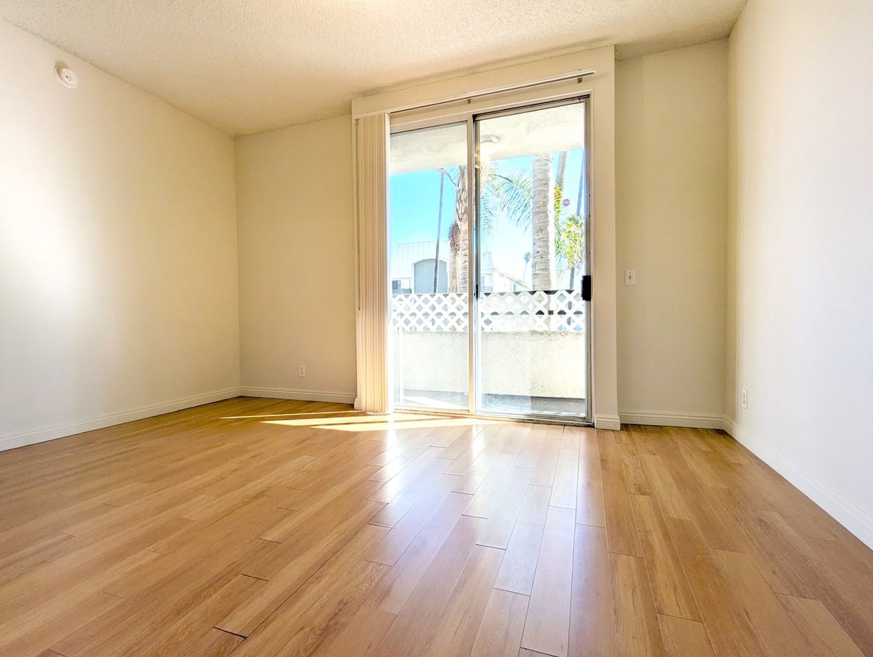 553 S St Andrews Pl #222 - Photo 5 of 17