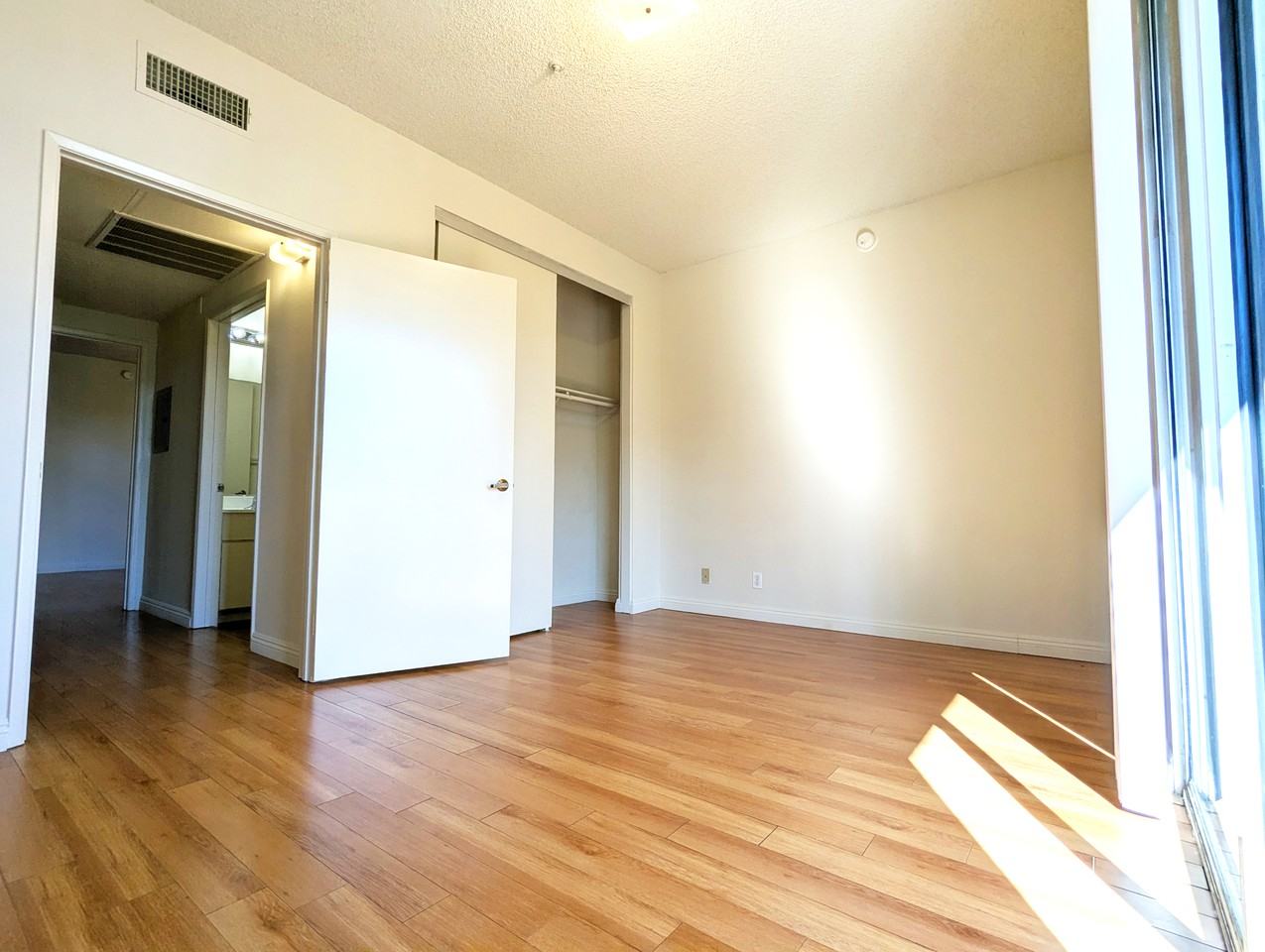 553 S St Andrews Pl #222 - Photo 6 of 17