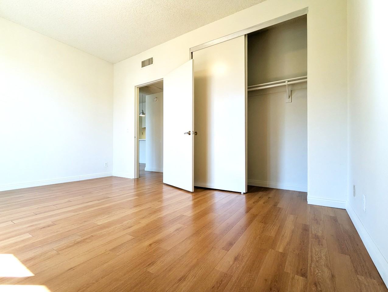 553 S St Andrews Pl #222 - Photo 7 of 17