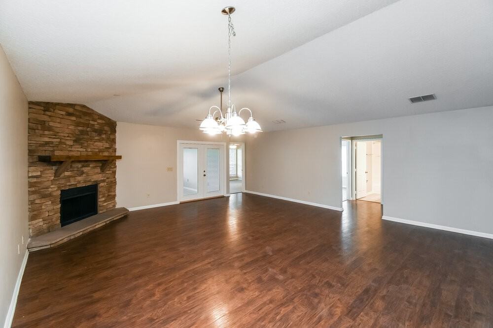 1653 Spring Oaks Ln - Photo 5 of 16