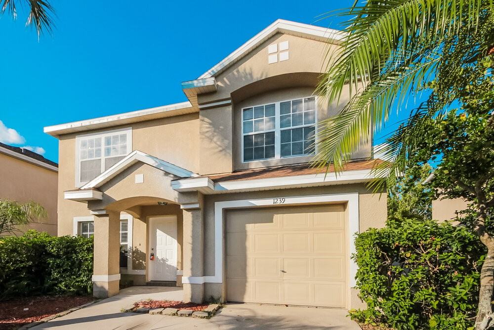 1239 Heather Lake Dr - Photo 4 of 17