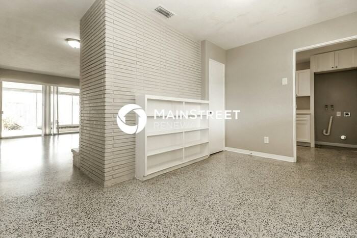 4036 Overlook Dr Ne - Photo 3 of 16