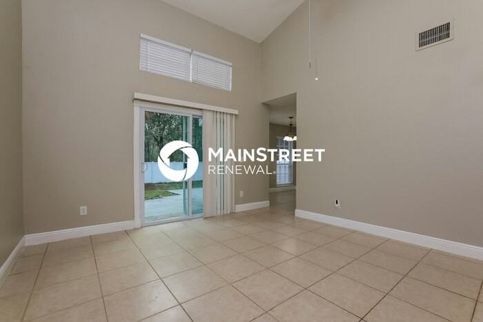 10729 Satinwood Cir - Photo 7 of 17