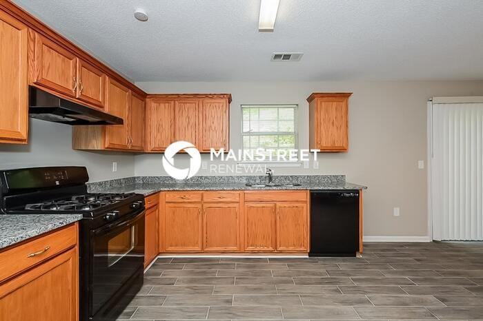 6034 Waggoner Ct - Photo 6 of 17