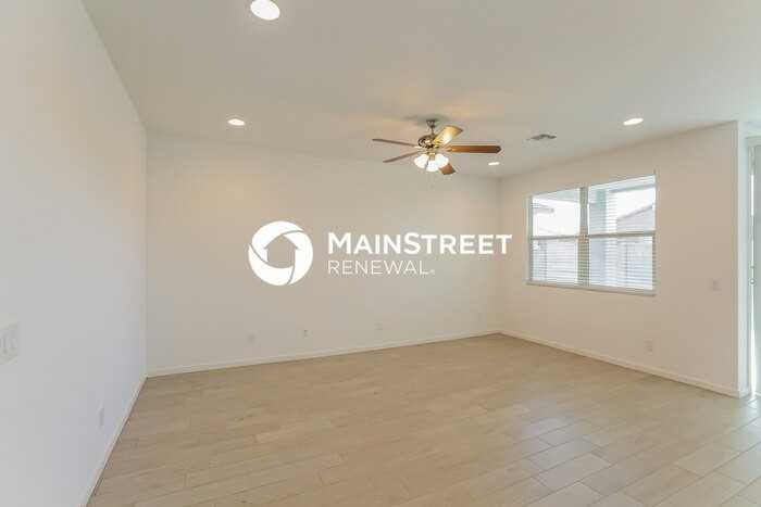 5533 W Walatowa St - Photo 4 of 17