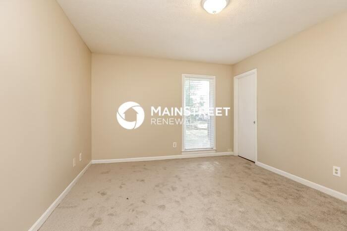 305 Short Ct - Photo 6 of 17