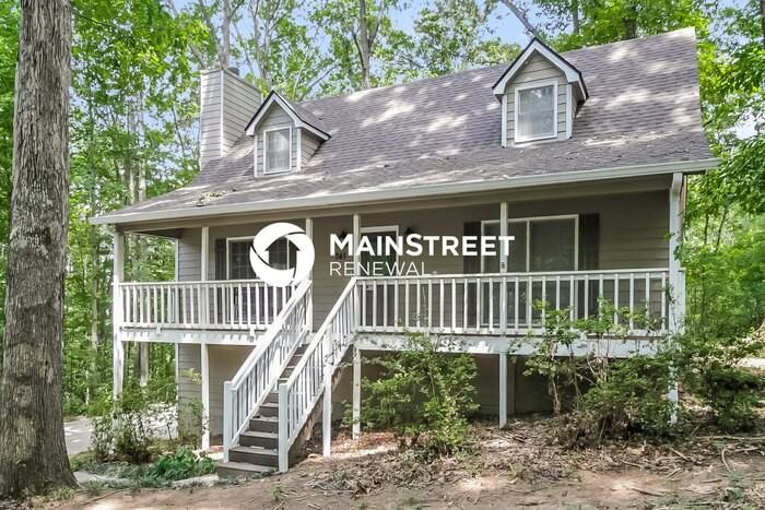 345 Justin Dr - Photo 2 of 15