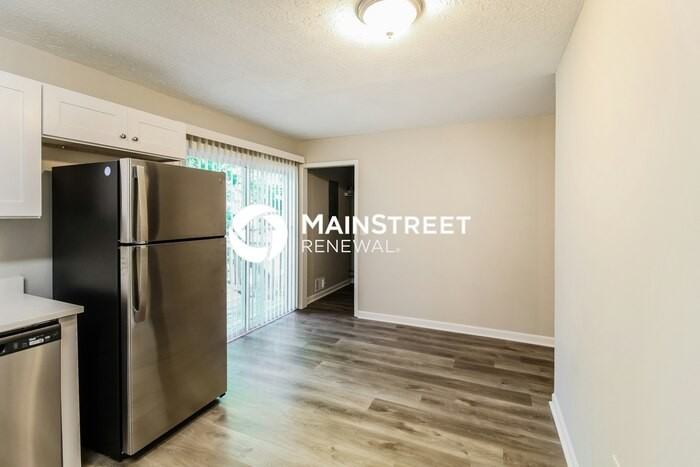 635 Lakeridge Circle Southeast - Photo 5 of 16