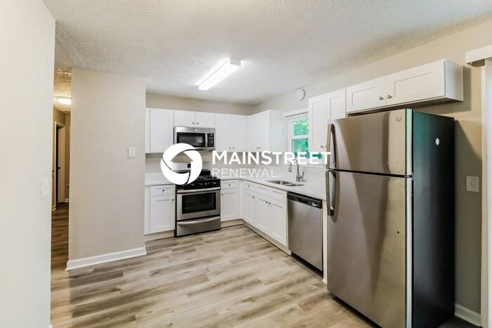 635 Lakeridge Circle Southeast - Photo 6 of 16