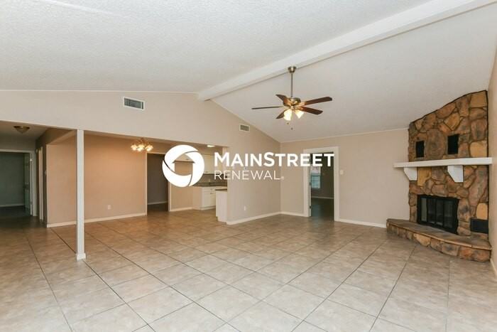 1905 Christopher Dr - Photo 2 of 18