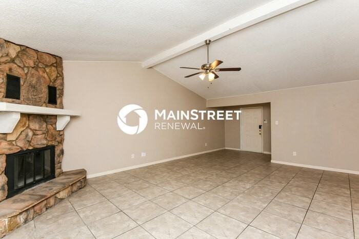 1905 Christopher Dr - Photo 4 of 18