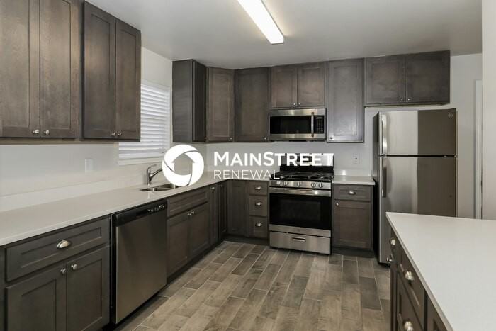 1055 Field View Dr - Photo 6 of 19