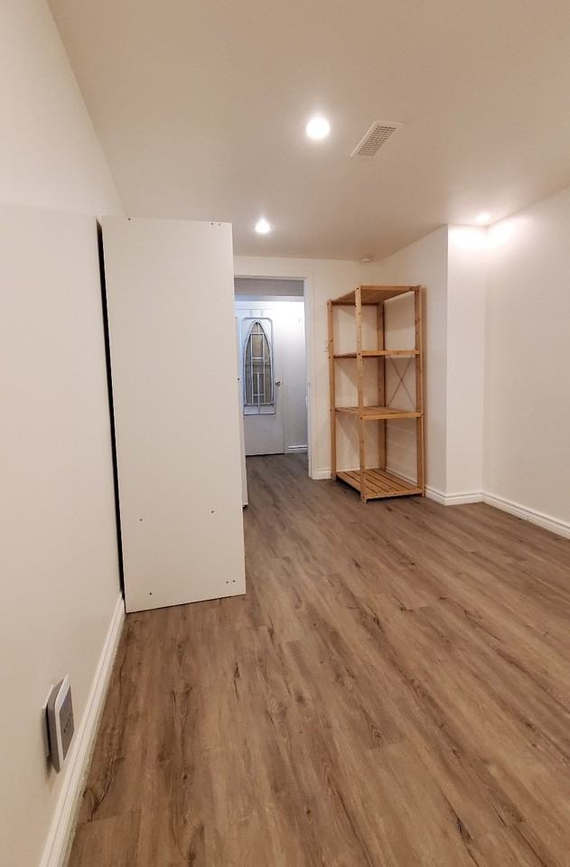 33 Nymark Avenue - Photo 3 of 9