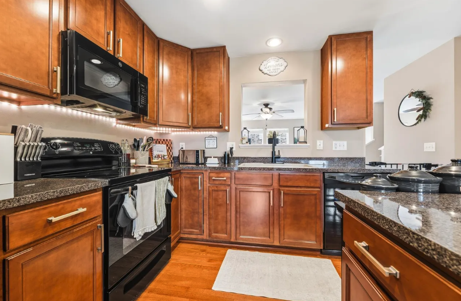 131 Birds Eye View Drive - Photo 3 of 36