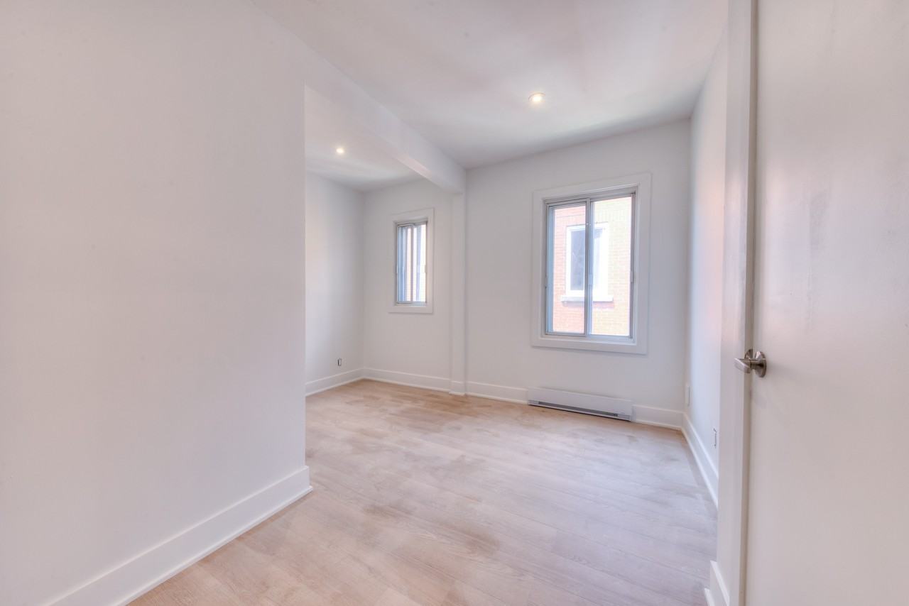 2645 Boulevard Pie-IX #3 - Photo 7 of 13