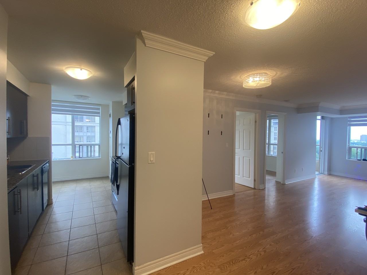 310 Burnhamthorpe Road West - Photo 2 of 7