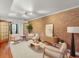 featured image of 204 6th St #4L