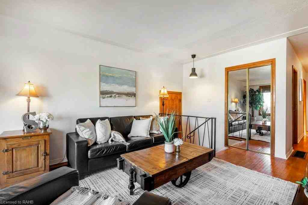 195 Bendamere Avenue - Photo 3 of 25