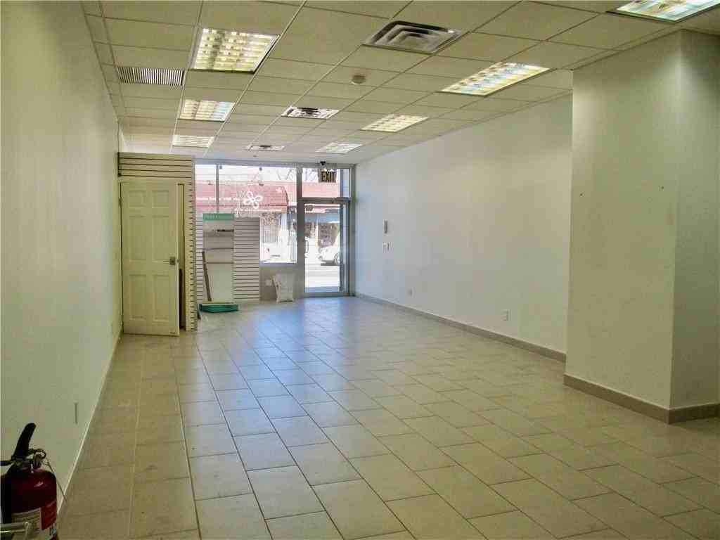 2918 Avenue R - Photo 4 of 16