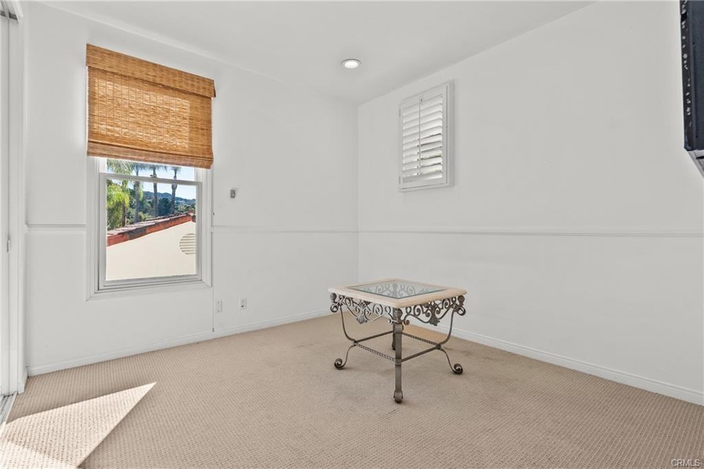 3450 Malaga Ct - Photo 3 of 8