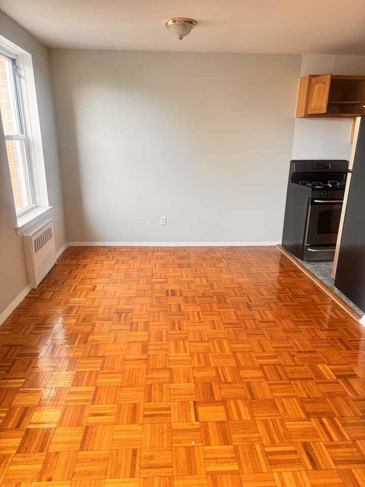 44-30 Douglaston Parkway #4k - Photo 6 of 12